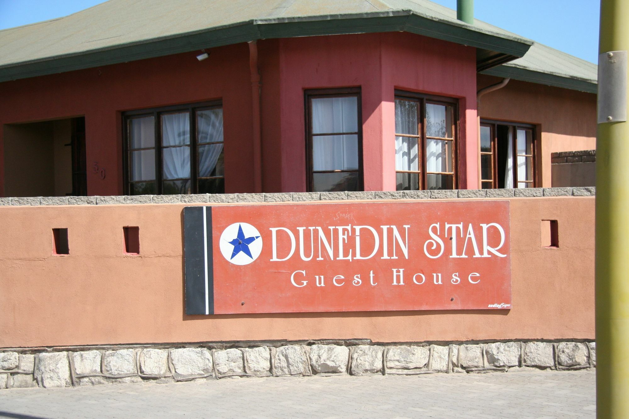 Dunedin Star Guesthouse 스바코프문트 외부 사진